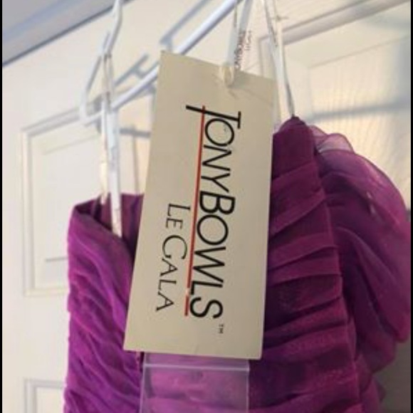 Tony Bowls Dresses & Skirts - Evening Gown